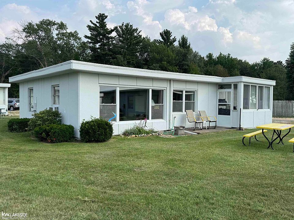 1st image of 6024 Port Austin Rd #4