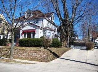 1514 Saint Charles St, Wauwatosa, WI 53213