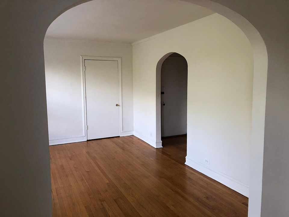 1st image of 6305 N Hermitage Ave APT 1