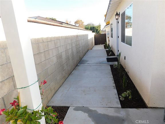 5th image of 1111 Carol St #2