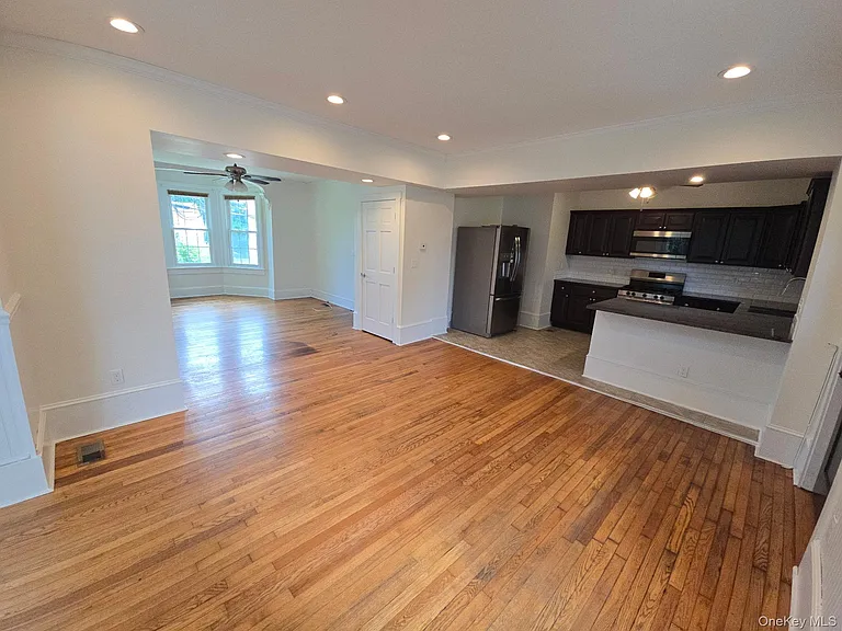 145 W Main St — Photo 5