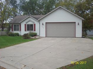 835 Clover Ct, Jefferson, WI 53549