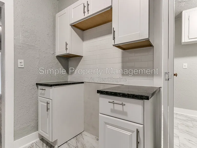 1728 NE Euclid St — Photo 14