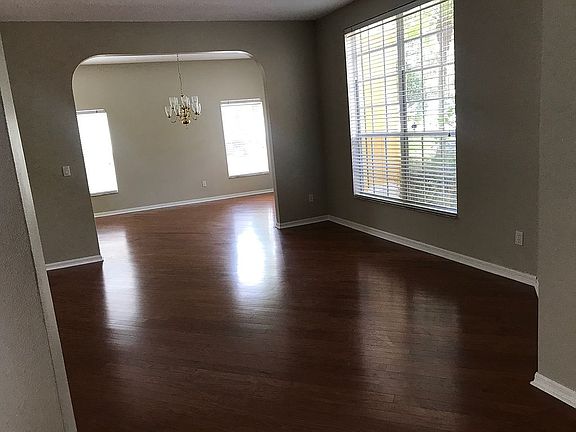 5th image of 926 Kerwood Cir