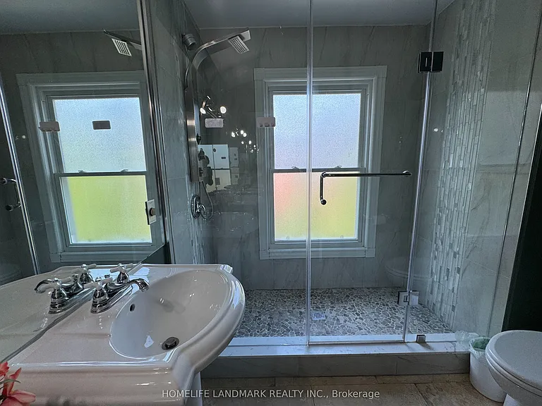 2415 Jarvis St #B4 — Photo 18