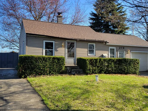 216 Grant St, Hopkins, MI 49328