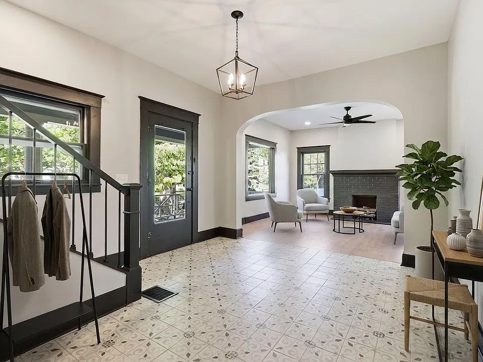 875 Woodruff Place Middle Dr