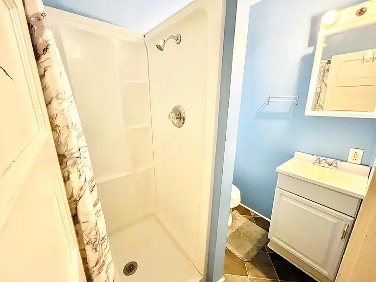 72 Lakeview Dr #6 — Photo 12