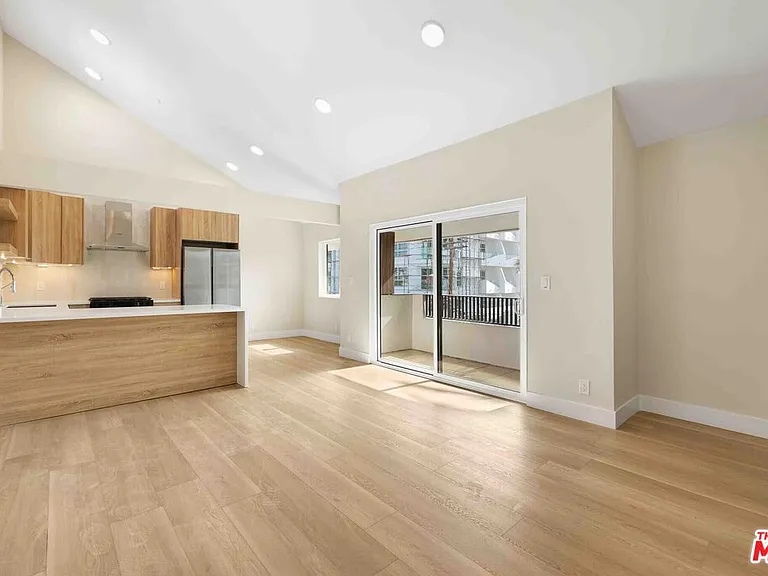 3750 Glendon Ave #18 — Photo 7