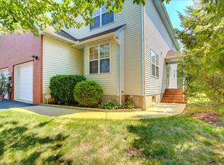 31 Drew Ct, Manalapan, NJ 07726