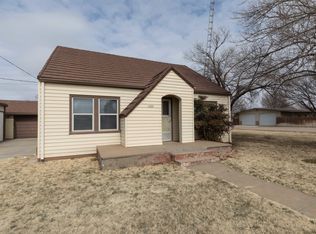 1200 W 3rd St, Claude, TX 79019