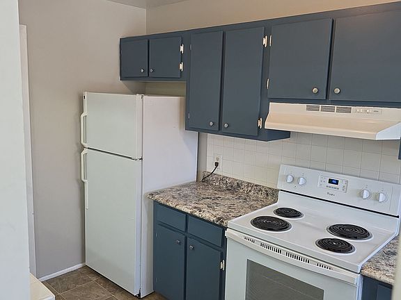 5th image of 1003 S State Fair Blvd #23