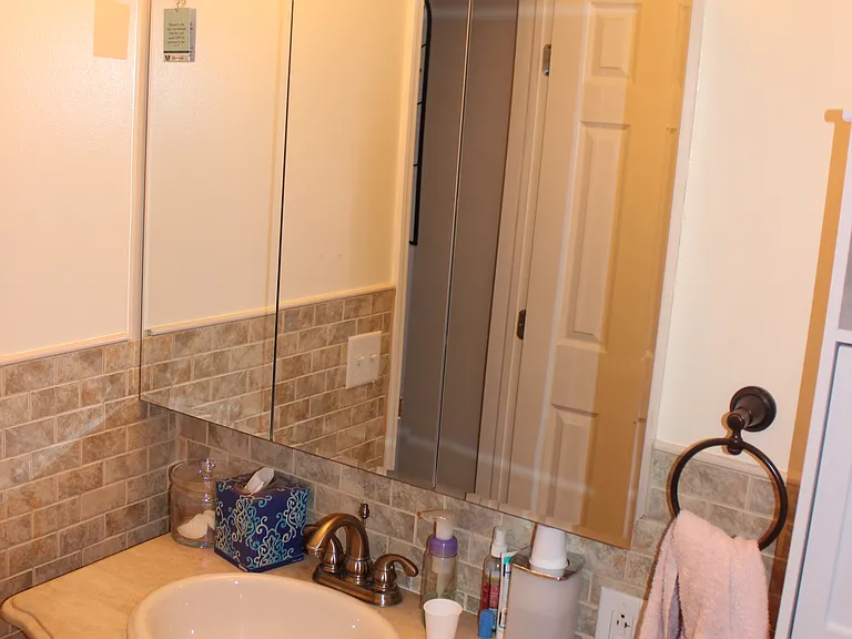 516 Esty St — Photo 17