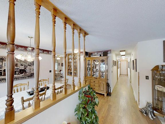 3rd image of 1020 Campbell Ave