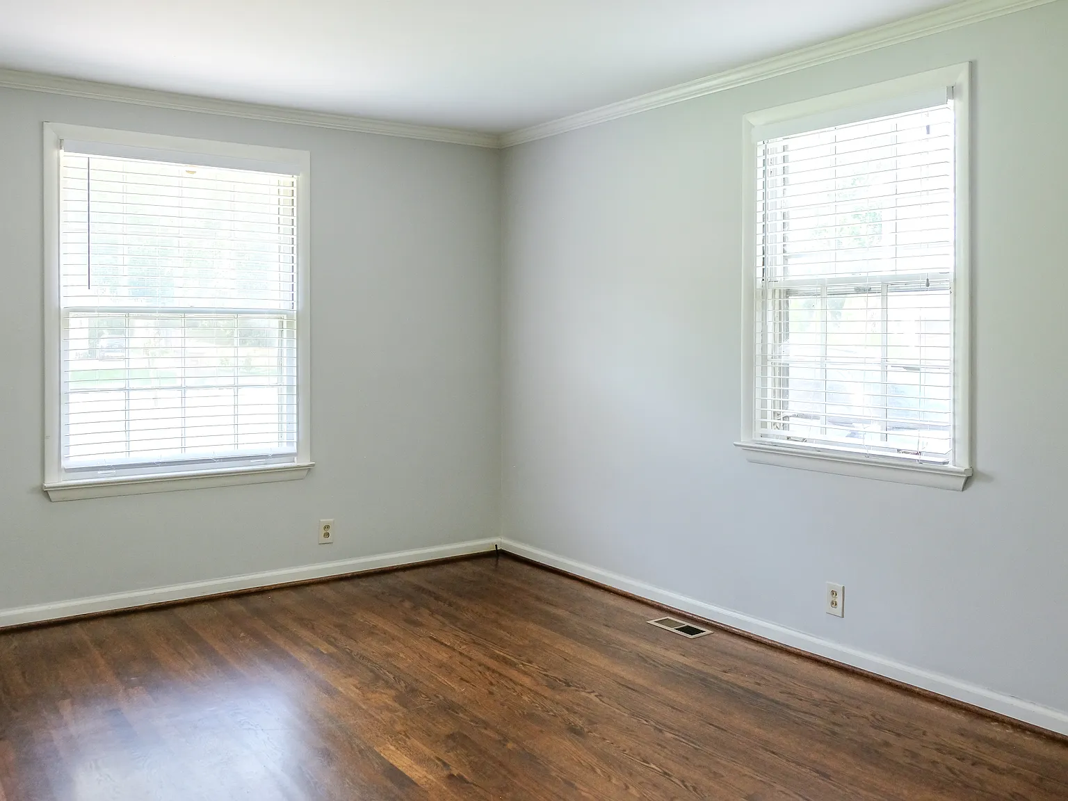 2 bed, 960 sqft, $1,550 — Photo 3