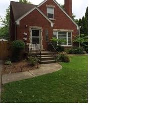 927 Rivard Blvd, Grosse Pointe, MI 48230