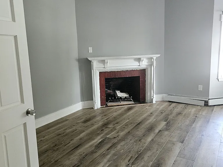 14 Hillside St — Photo 72