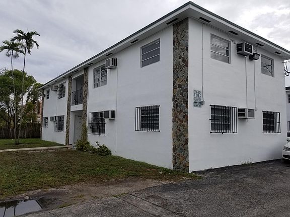 2nd image of 1750 NE 149th St APT 8