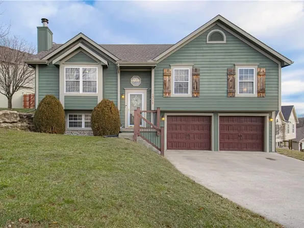 1318 NW 74th Pl, Kansas City, MO 64118