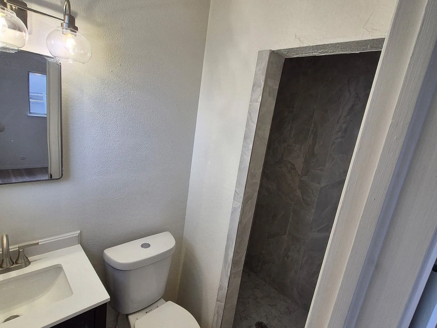 3 bed, 1566 sqft, $1,599 — Photo 2