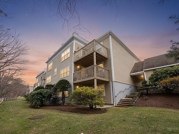 3rd image of 24 Weatherly Dr Unit 1