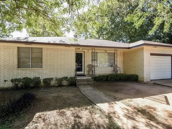 400 Sandra Dr, Brenham, TX 77833