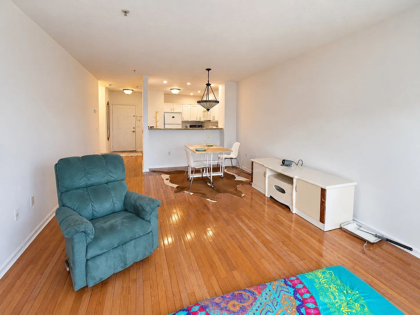 1 bed, 850 sqft, $3,000 — Photo 1