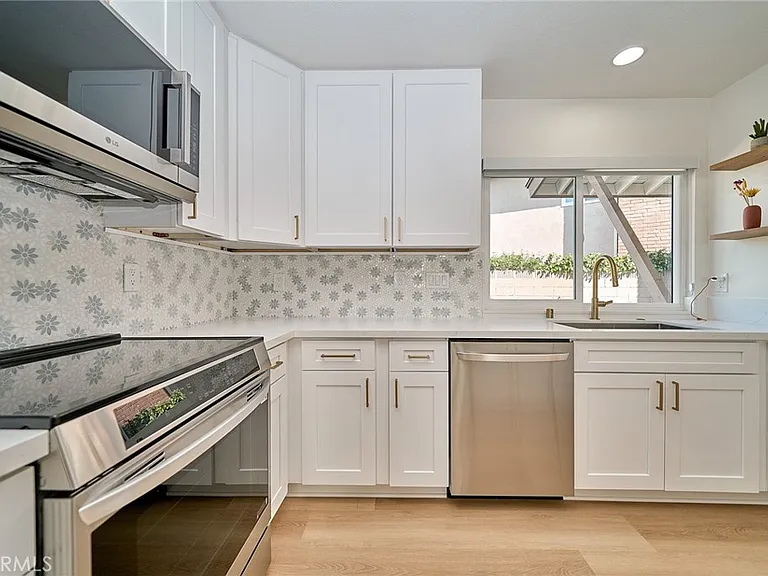 15061 Talley St — Photo 15