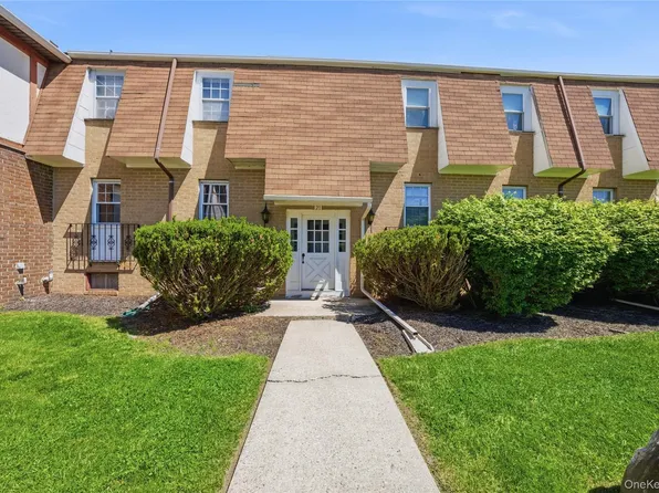 21 Weathervane Drive #16, Washingtonville, NY 10992