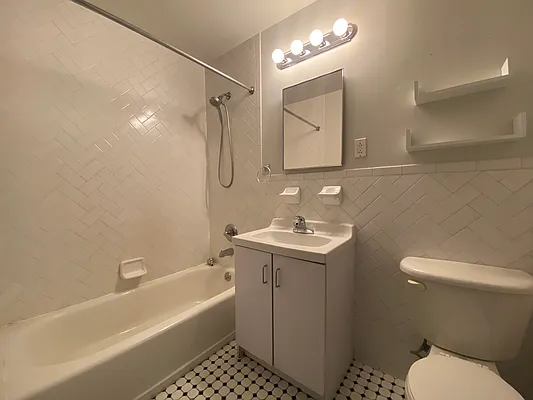 Rented by REAL New York | media 6
