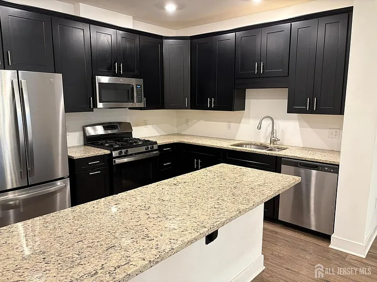 733 Stiller Ln — Photo 1