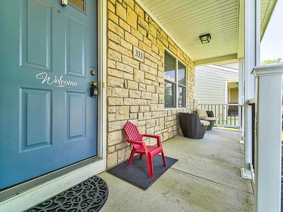 3rd image of 333 Iris Trail Dr
