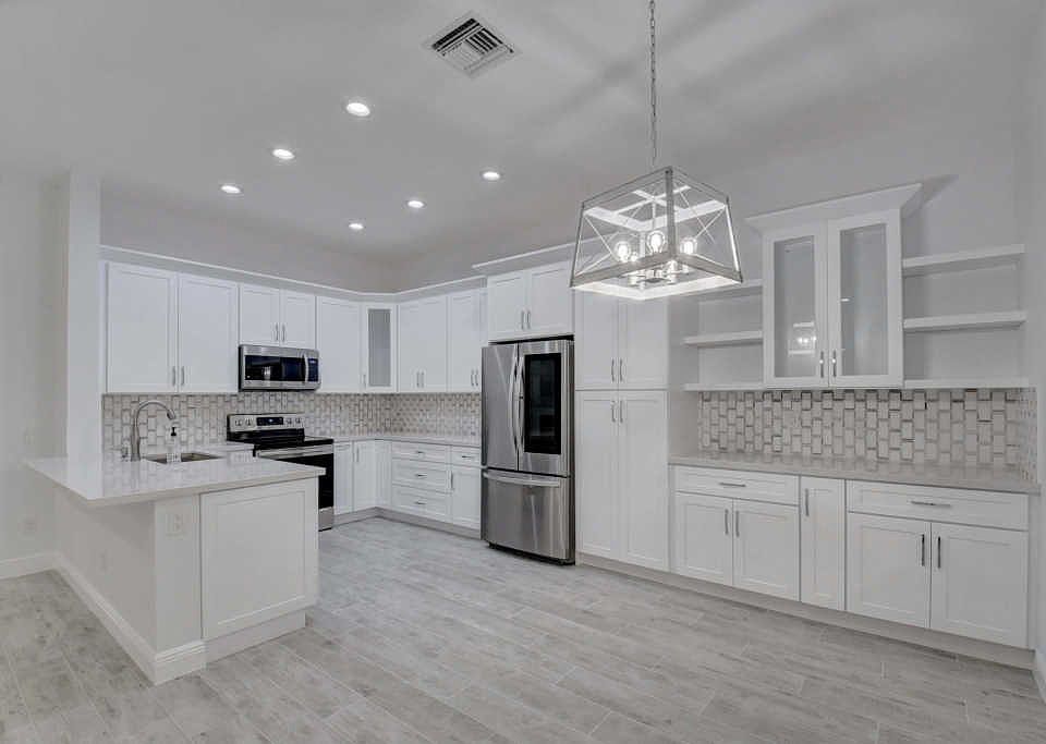 1st image of 7381 Forest Park Way