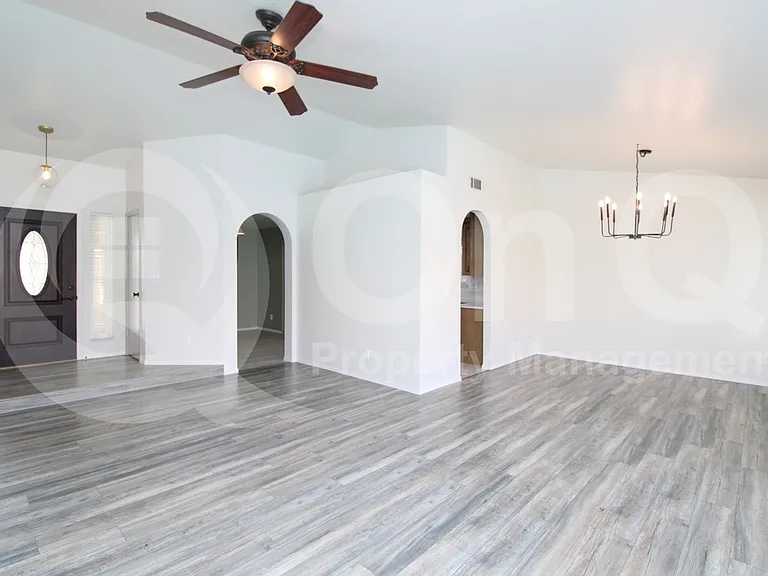 4234 E Tanglewood Dr — Photo 9