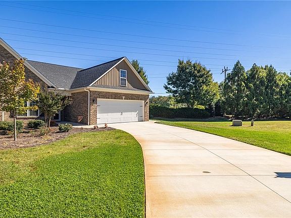 2nd image of 516 Birchwood Dr