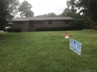 421 Wedgewood Dr, Mooresville, NC 28115