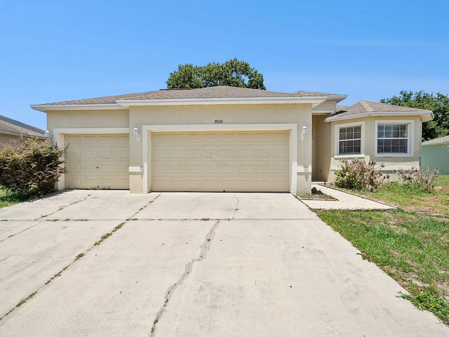 7055 Heatherbrook Dr — Photo 1