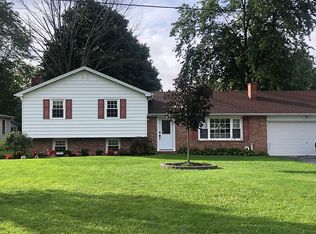 366 Howard Dr, Youngstown, NY 14174