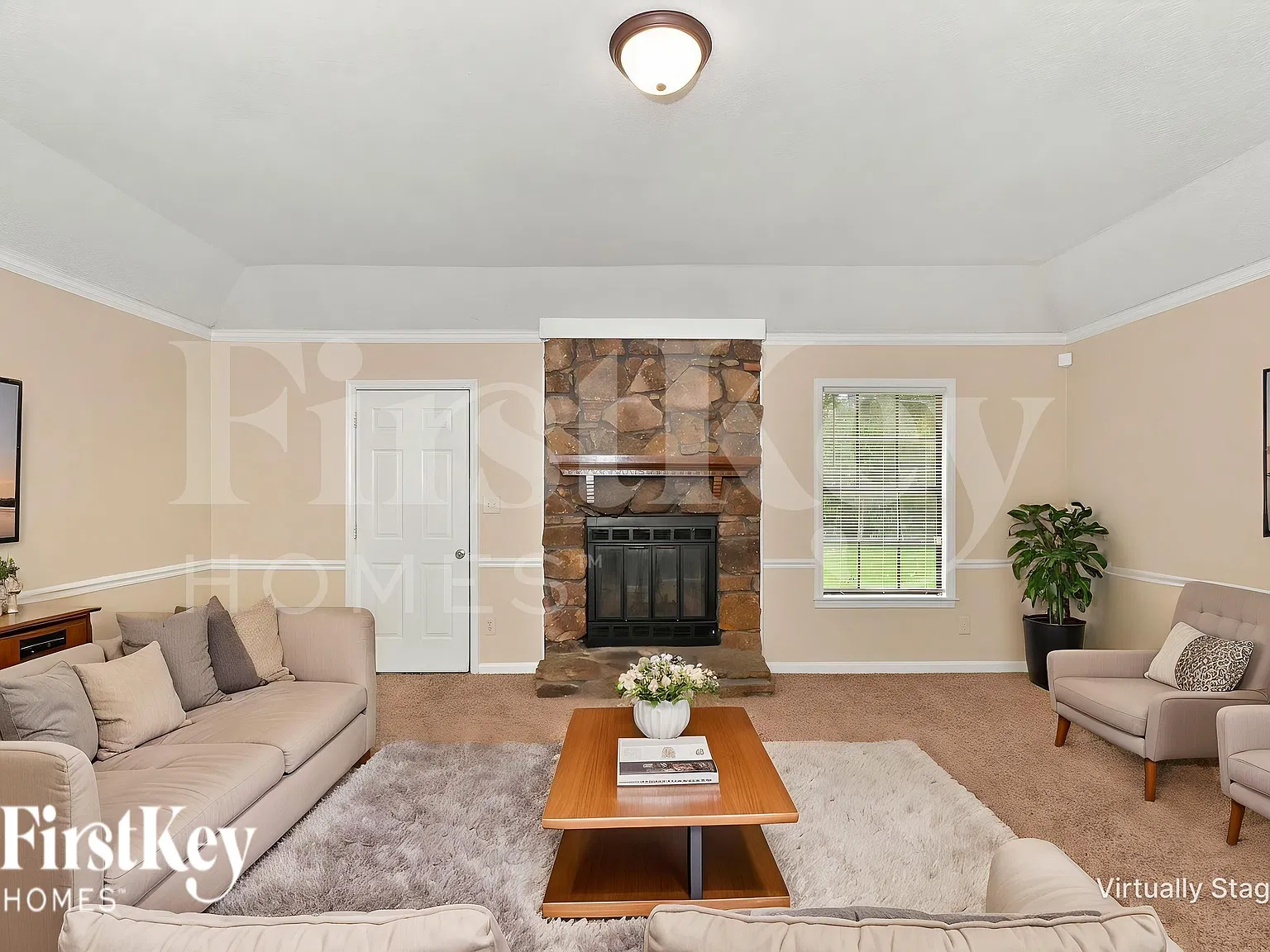 3 bed, 2.0 bath, 1270 sqft, $1,350 — Photo 3