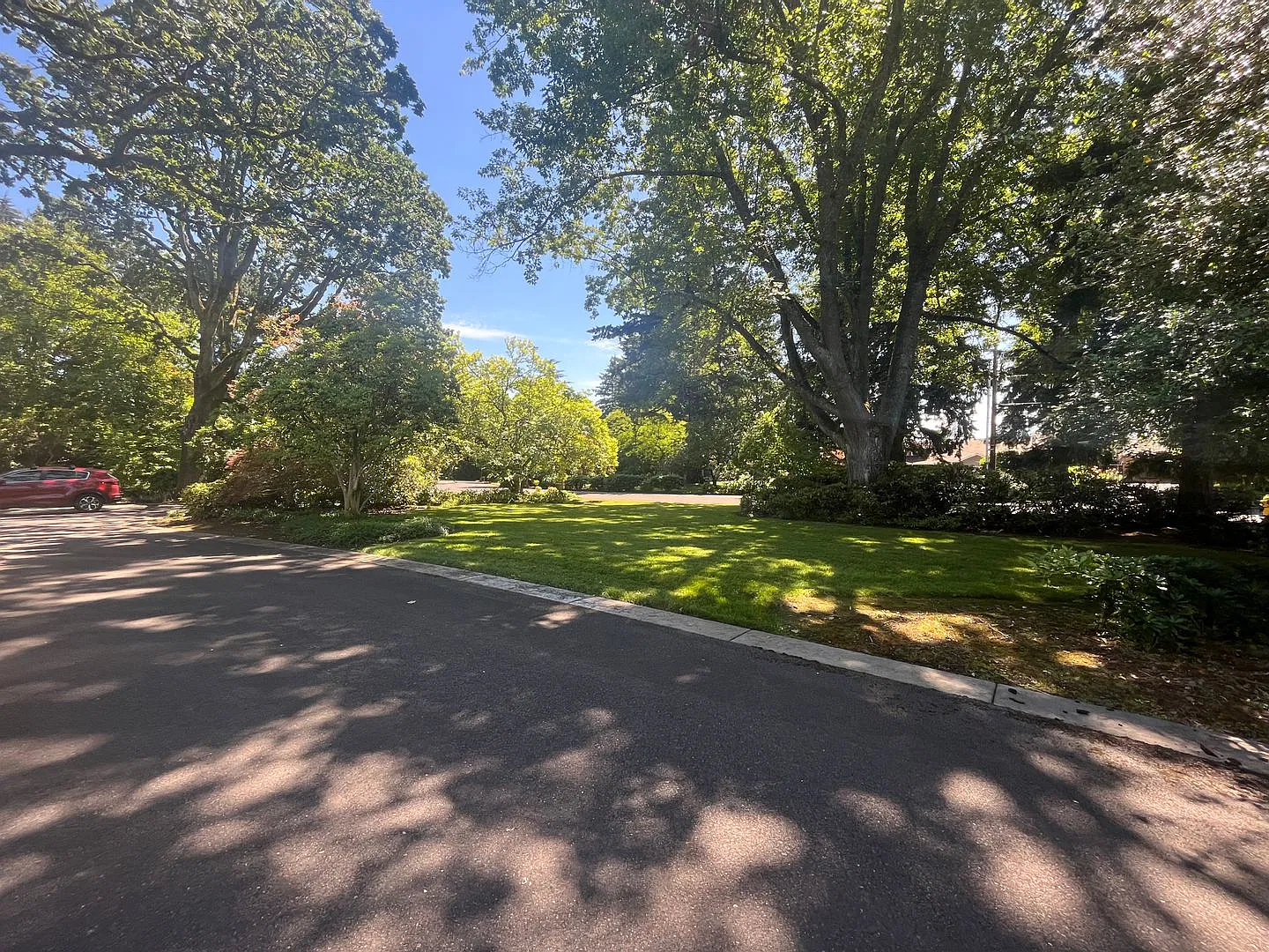 South Cliff 5 bd 4.5 ba Beauty - Established Landscape! — Photo 4
