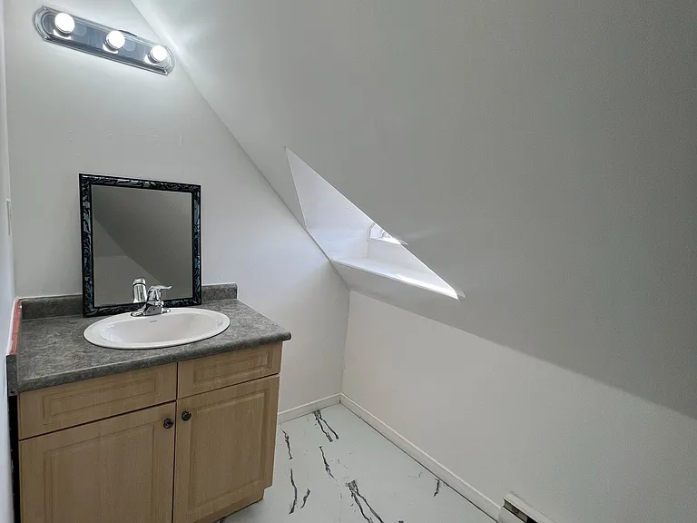 169 Bayfield St #3 — Photo 9