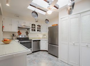 116 Manchester Ct, Red Bank, NJ 07701