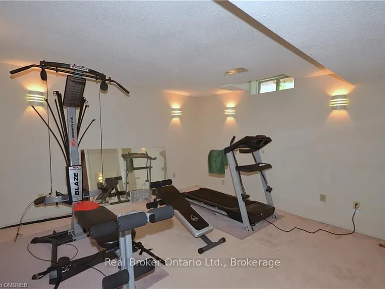 1609 Pilgrims Way — Photo 21