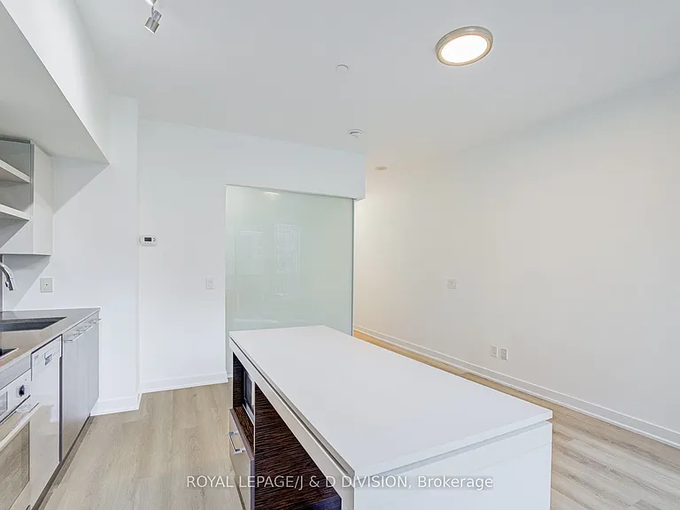 1030 King St W #435 — Photo 22