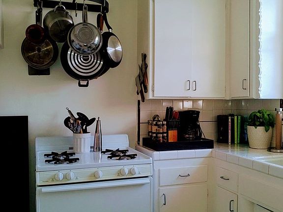 4th image of 8200 De Longpre Ave