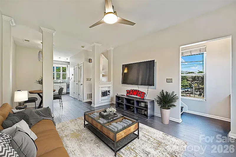 3 bed, 1380 sqft, $3,200 — Photo 4
