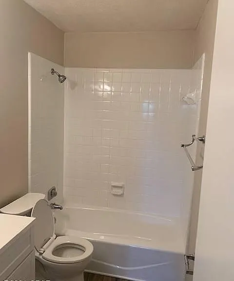 1527 Grace Ave #B — Photo 4