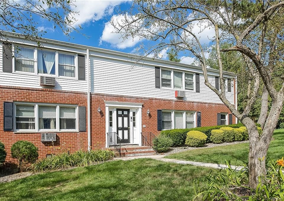 1st image of 4 Danbury Ct APT 1305