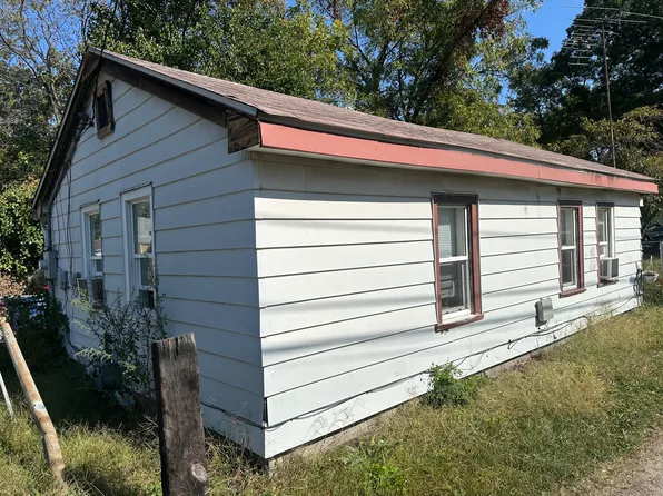 2752 Greene St, Lake Station, IN 46405