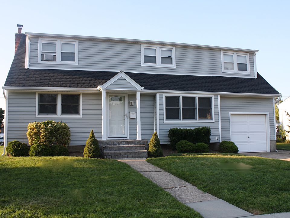 1st image of 26 Alan Crest Dr